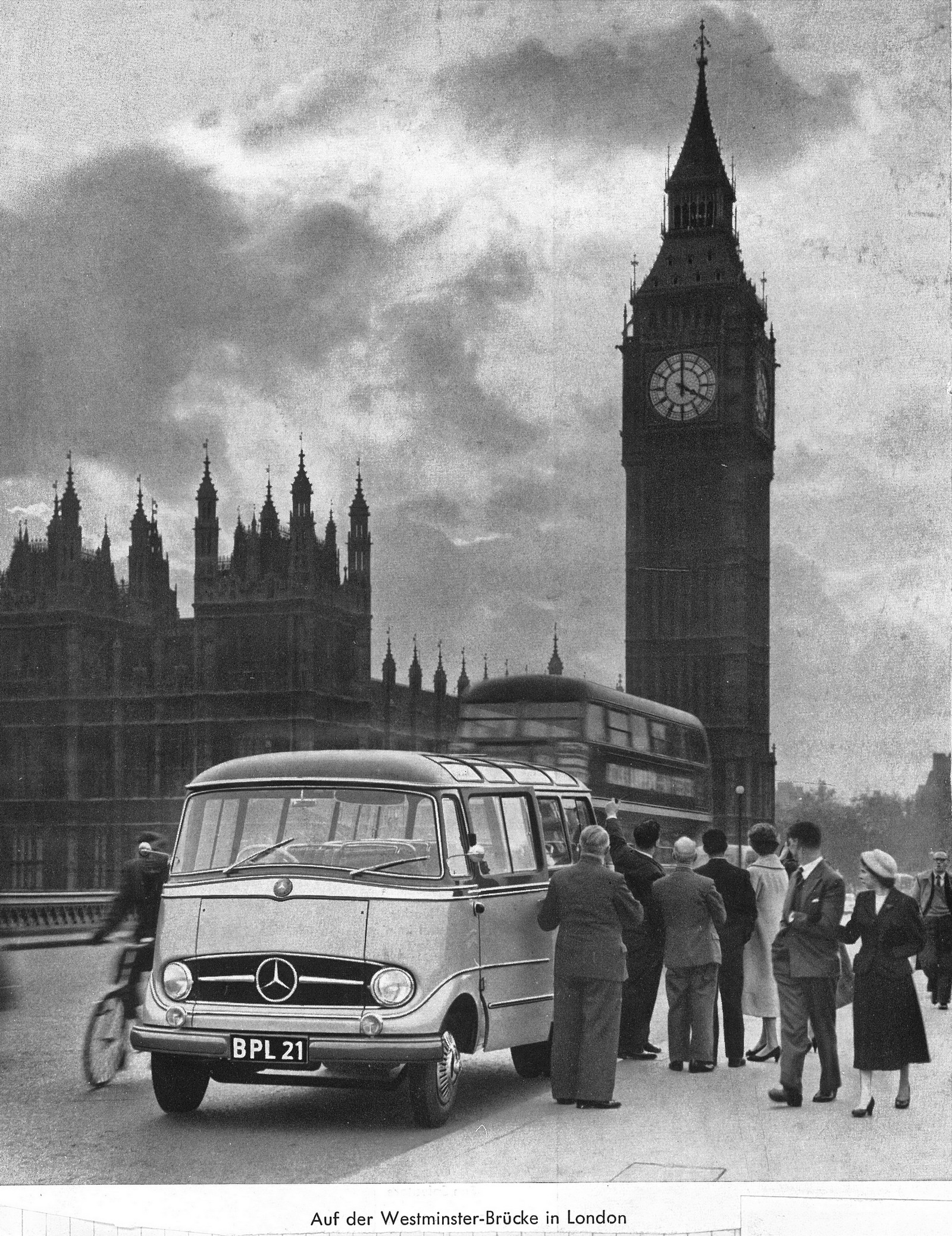 (BW_50s-74)(BP)-Mochudi_BPL_21_(w-b)_M-B_minibus-vbGB046KS
