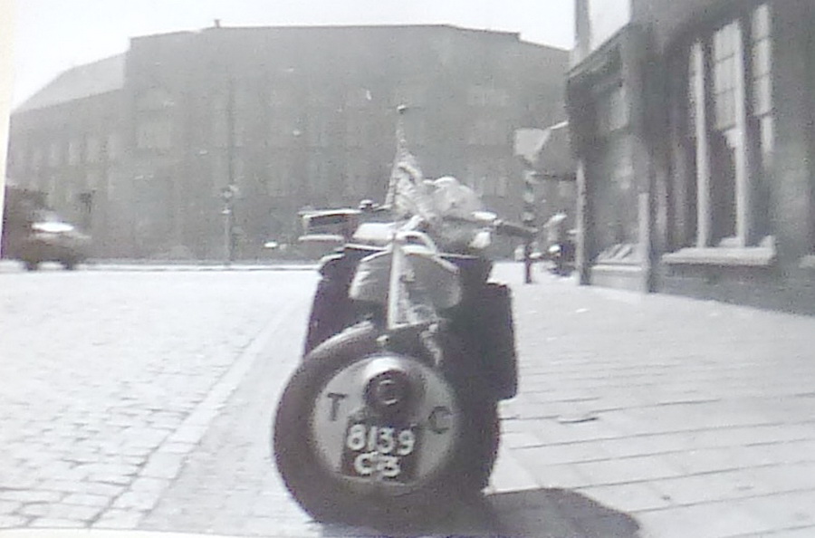 (CMR_33-63,55m)(TC)_C3_8139_(TC_sign)_scooter-KS