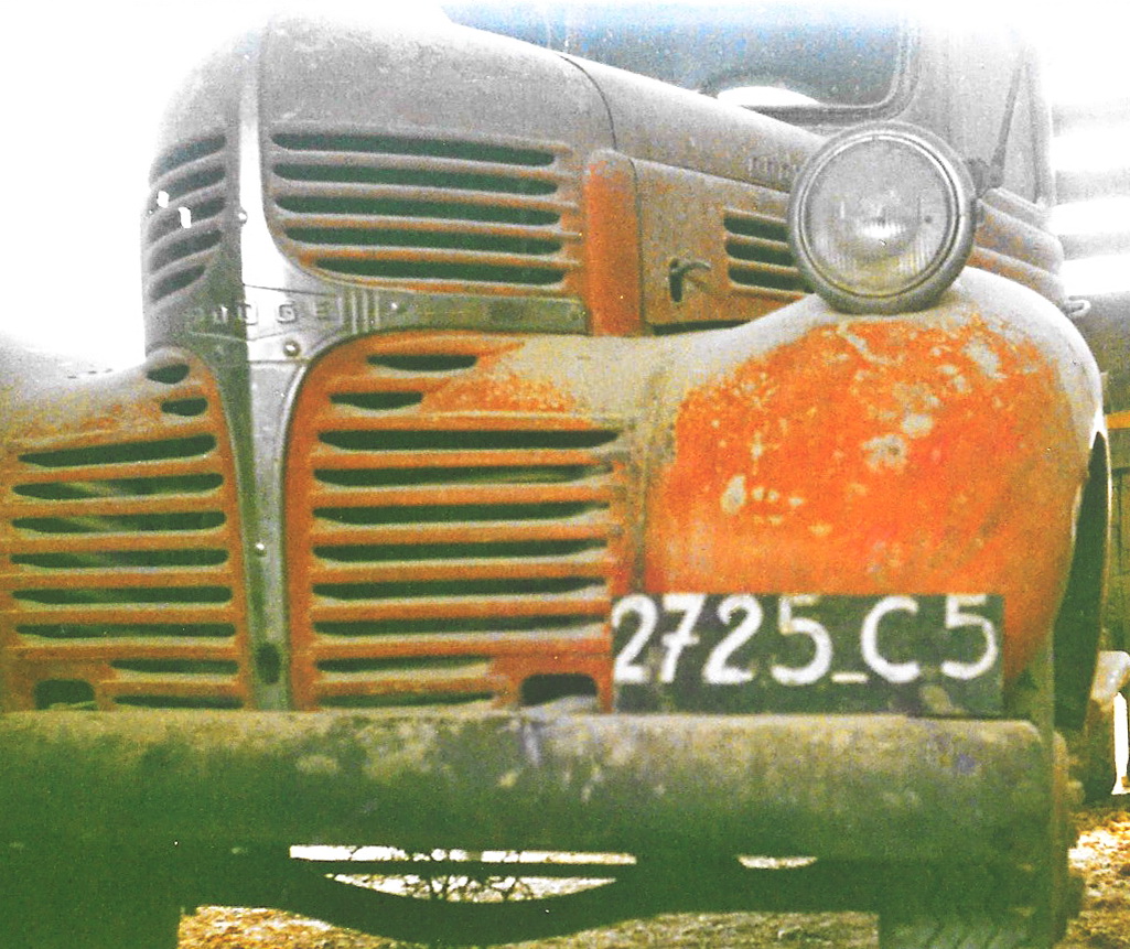 (CMR_33-63,60s)(CAM_60-62)_C5_2725_f_(w-b)_Dodge_lorry-vbJL0010