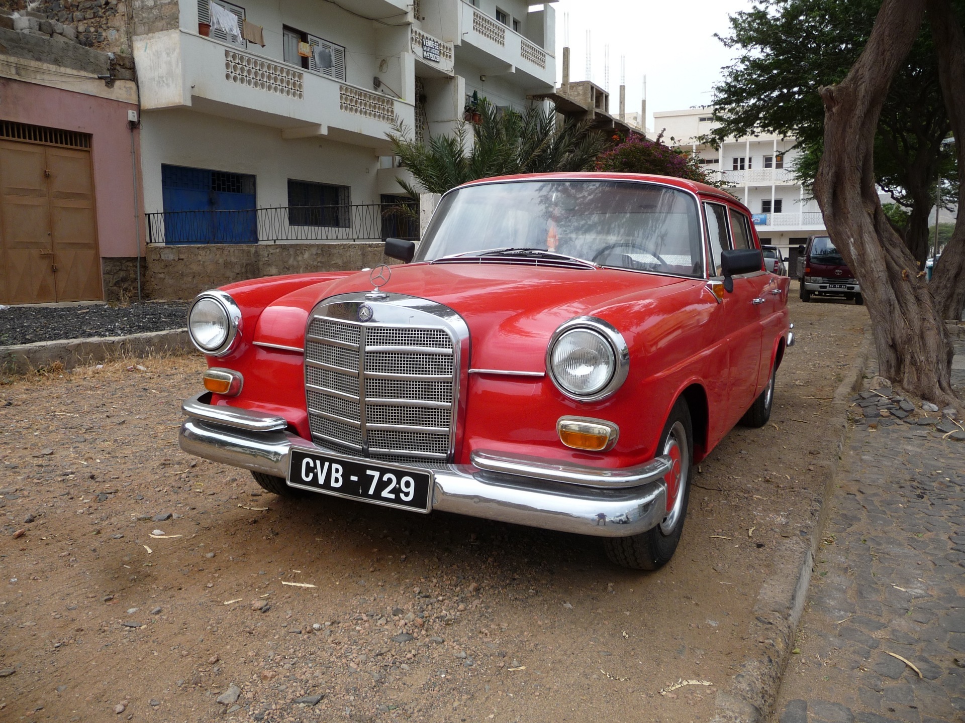 (CVI_20c-93)-Windwards,São_Vincente_CVB-729_f_M-B190D-2012VB