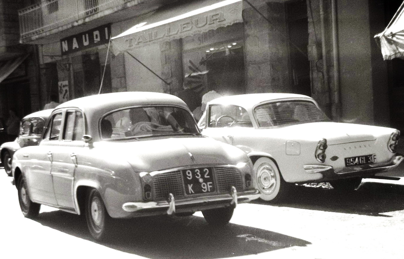 (DZ_57-63-F)-Mostaganem_932_K_9F_Dauphine-BL