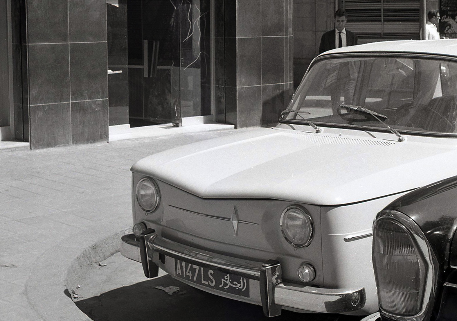 (DZ_63-76)-Algiers_A_147_LS_f_Ren-1100-vbBL