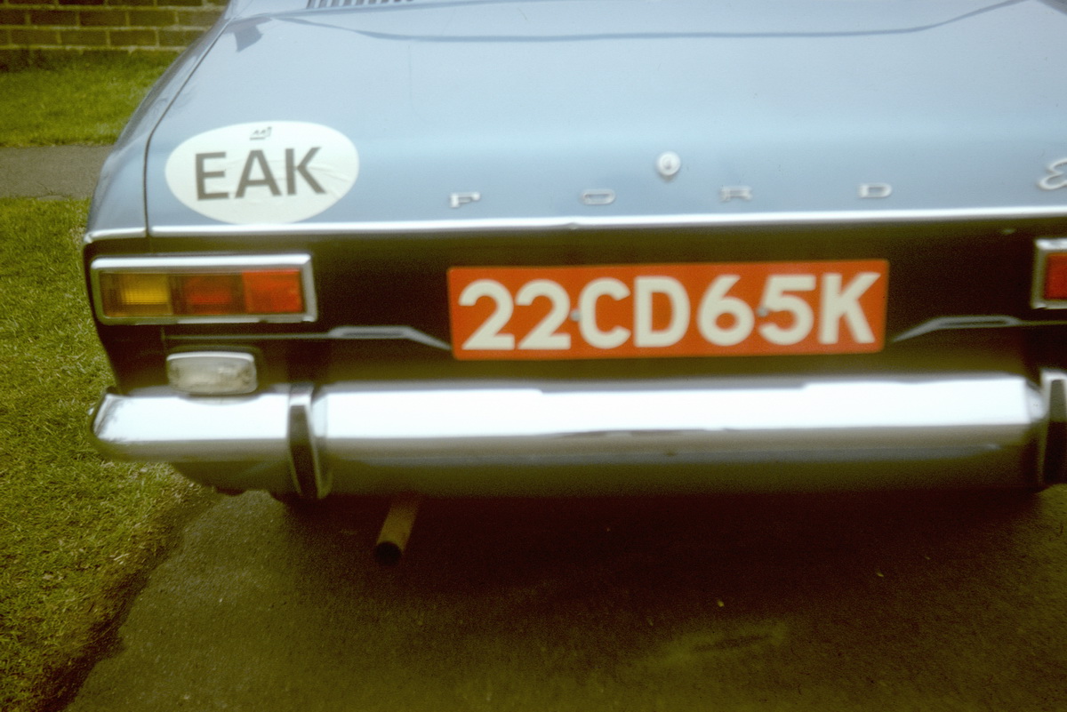 (EAK-cd_70~GB)_22_CD_65_K_(w-r)_r_FordEscort-TG