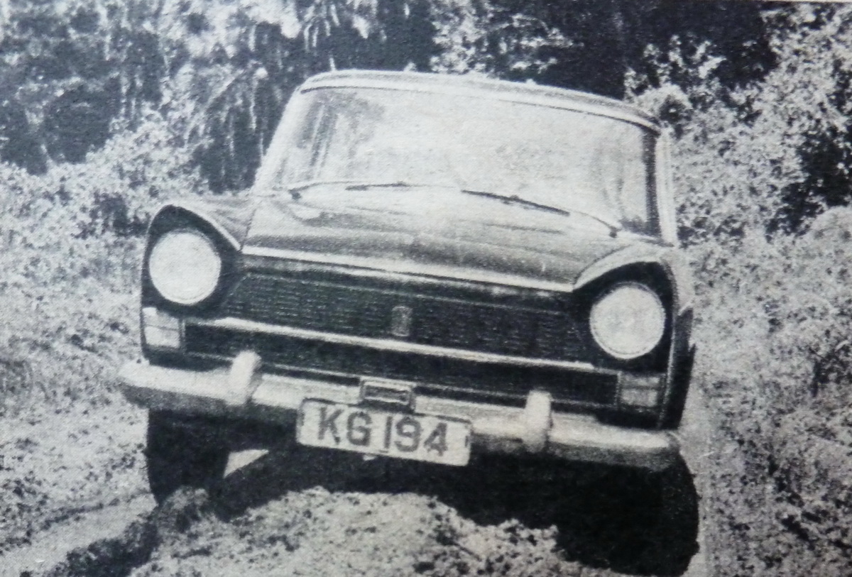 (EAK-dlr_50~)_KG_194_(w-r)_Kenya_Garage_Fiat2300-vbKS