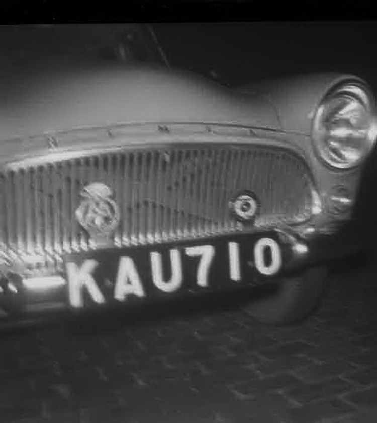 (EAK_50-75m)-Mombasa_57m_KAU_710_Simca_Aronde-jfKS