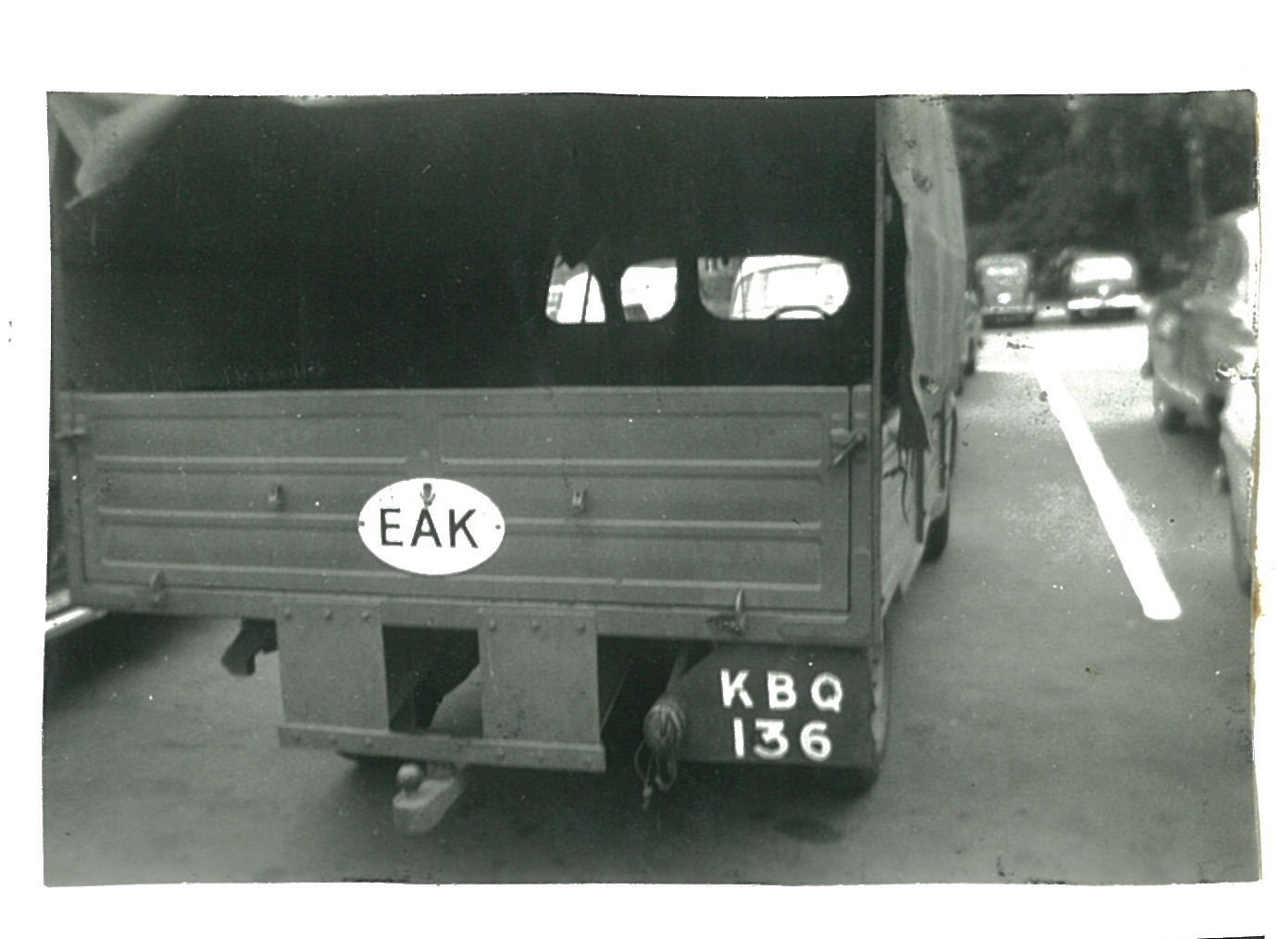 (EAK_50-75m)-Nairobi_53_KBQ_136_Peu-404ute_vbKS