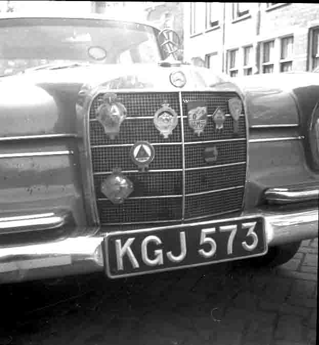 (EAK_50-75m)-Nairobi_59_KGJ_573_f_M-B,jfKS