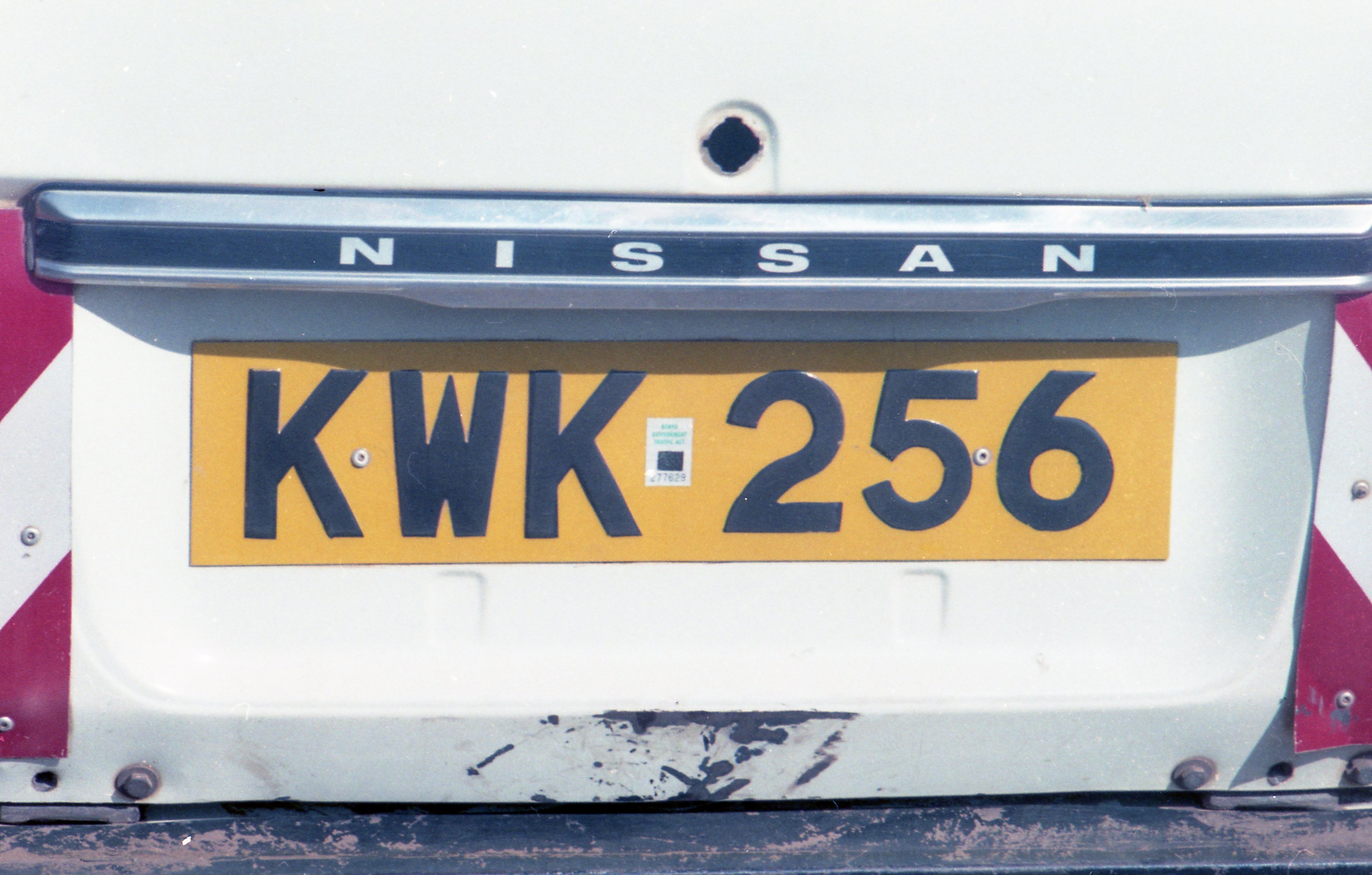 (EAK_75m-89)_KWK_256_(b-y)_cr_Nissan-BL