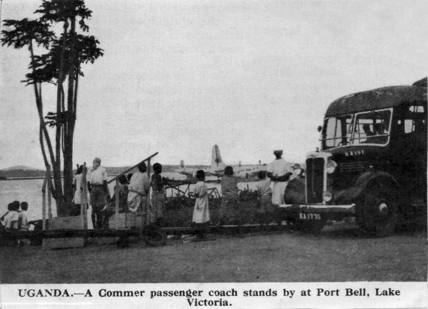 (EAU_42m-52,49c)-Kampala_KA_1776_Commer_bus-abgKS