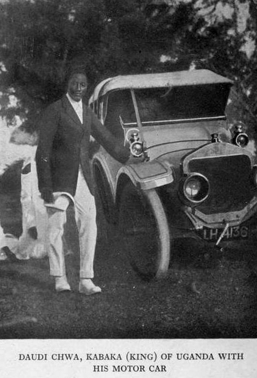 q(GB_maybe)_LH_4136_Daudi_Chwa,_Kabaka_of_Uganda_with_his_motor_car_HIPU,ABG