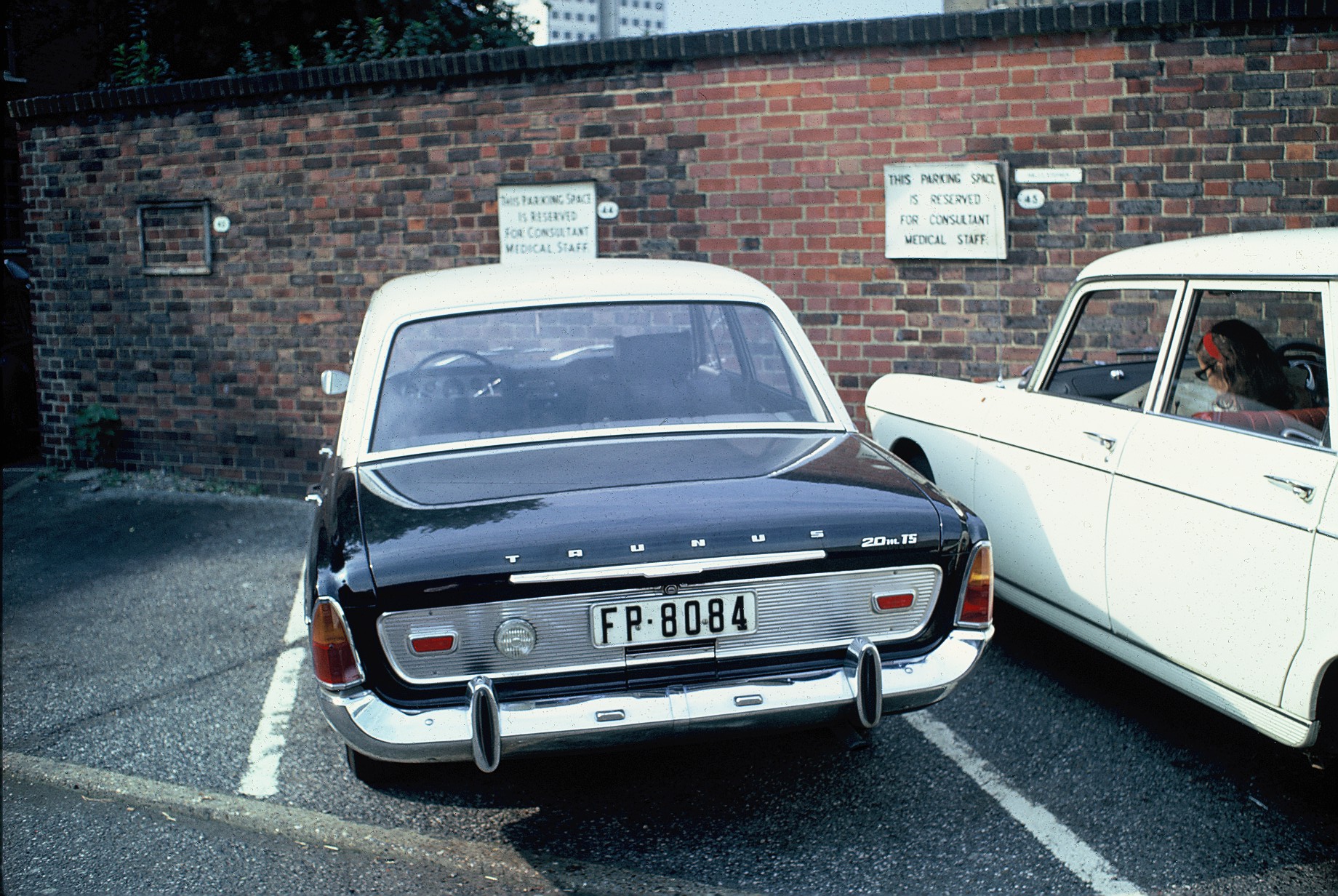 (GE_61-69_-Fernando_Poo(E)_FP-8084_r1_FordTaunus-London1969VB