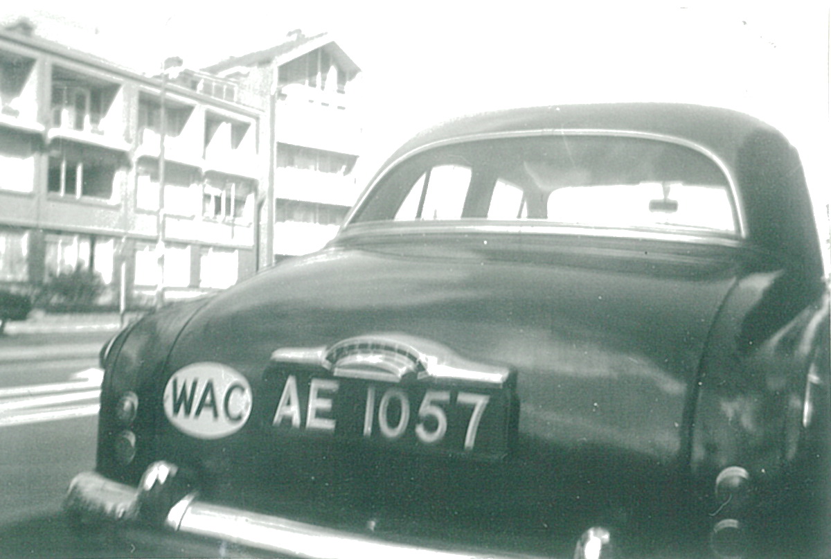 (GH_20s-95,50s)(WAC)-Accra_AE_1057_(WAC_oval)_VauxhallVelox-vbKS