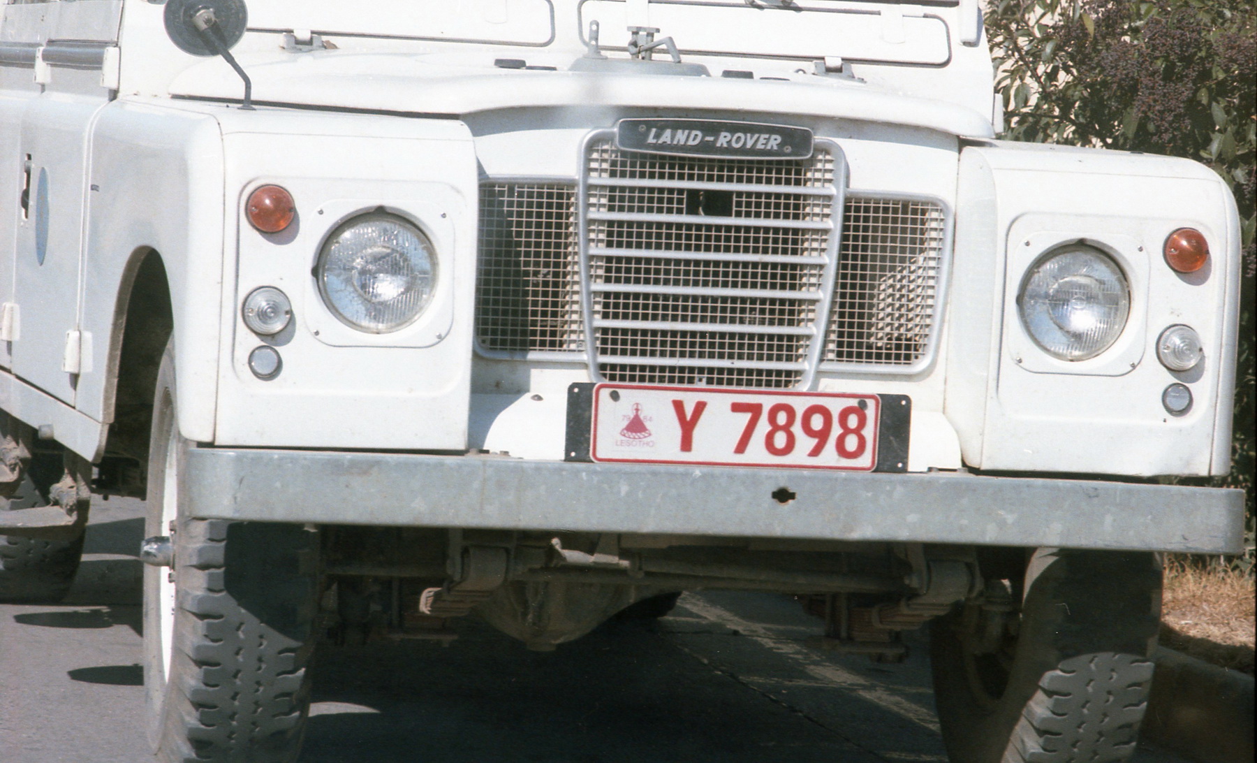 (LS-semi-gv_79-92)_Y_7898_f_(r-w)_LRover-BL