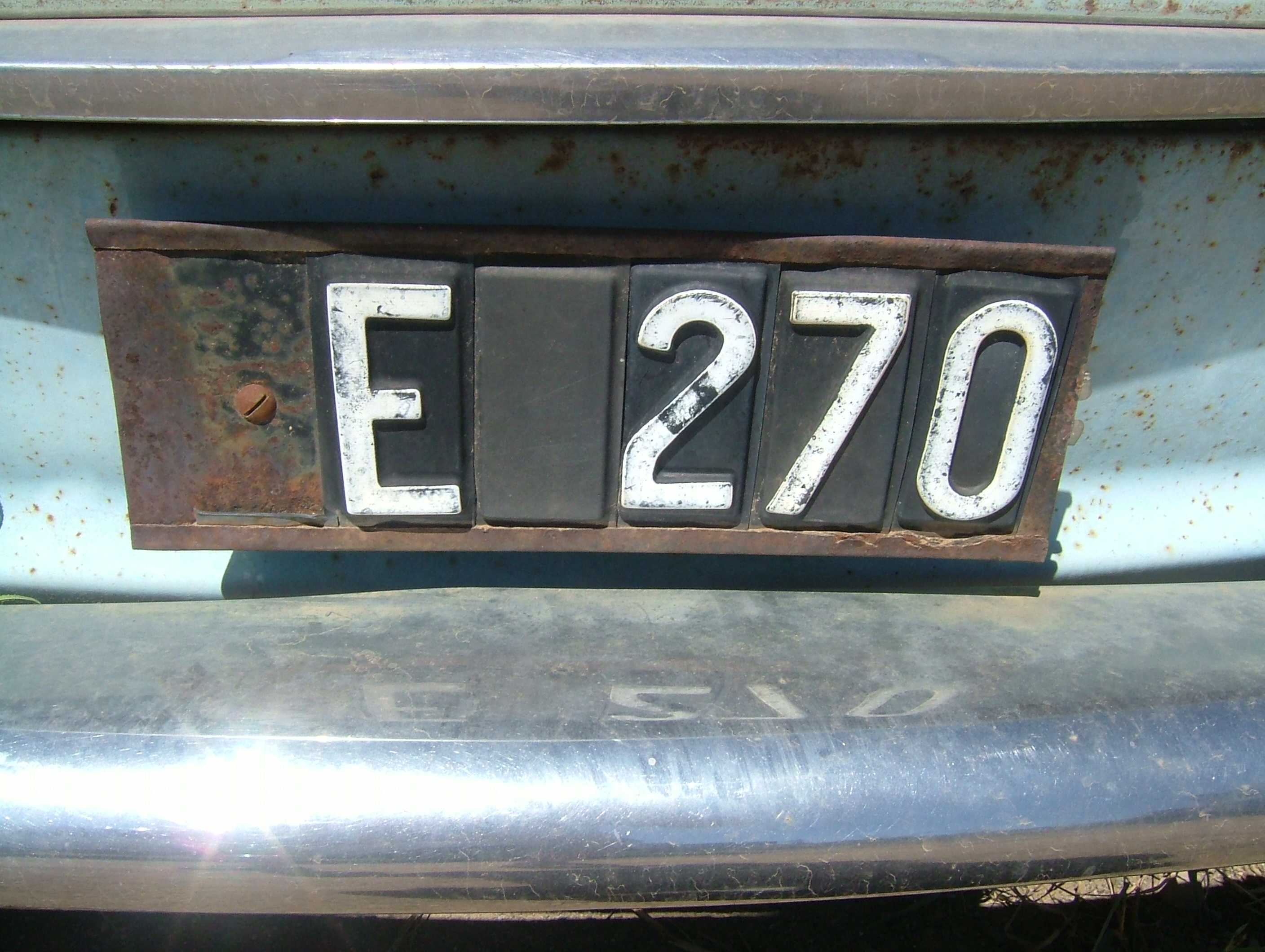 (LS_66-72)-Mafeteng_LE_270_cu_(w-b)_VW1600-Maseru2007VB