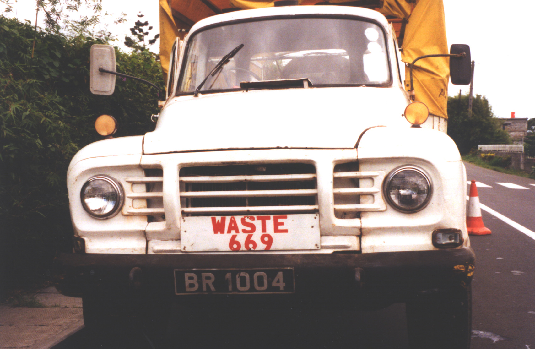 (MS_70s-92)(u-imp)_BR_1004_Bedford_lorry-1994VB