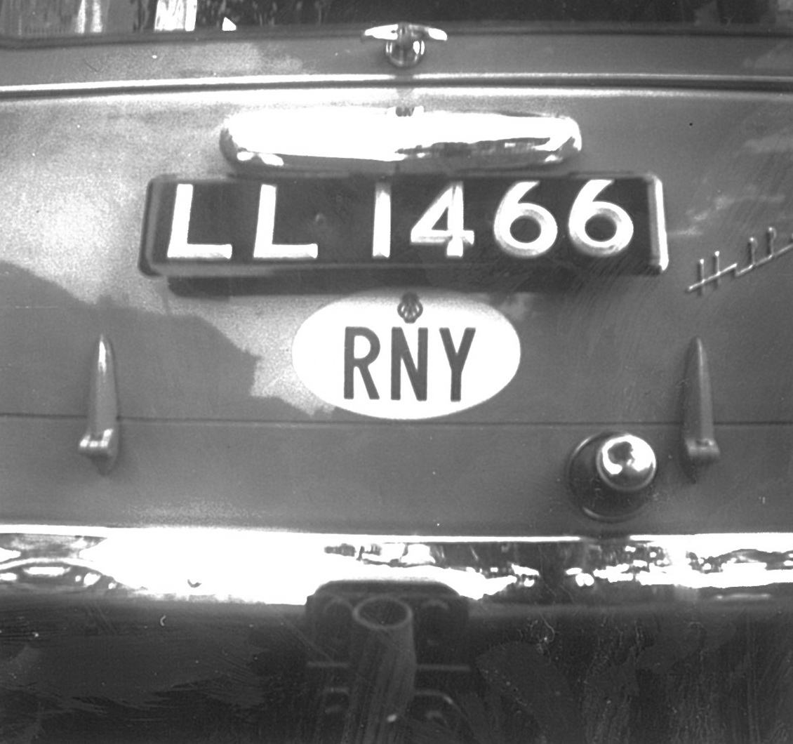 ((RNY_oval_on-car_60-65__Rhodesia-Nyasaland_Hillman-vbKS