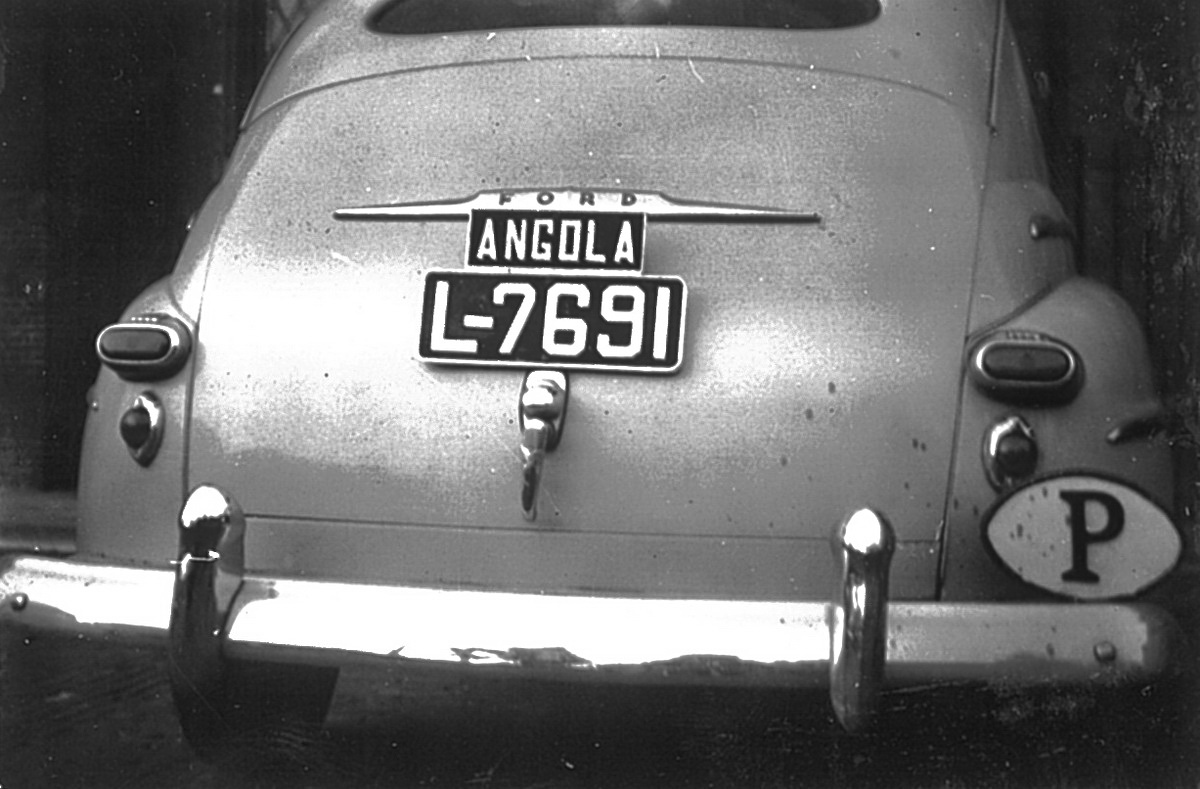 (AN_20s-55)(P)-Luanda_L-7691_(Angola_plate)_USFord-vbKS