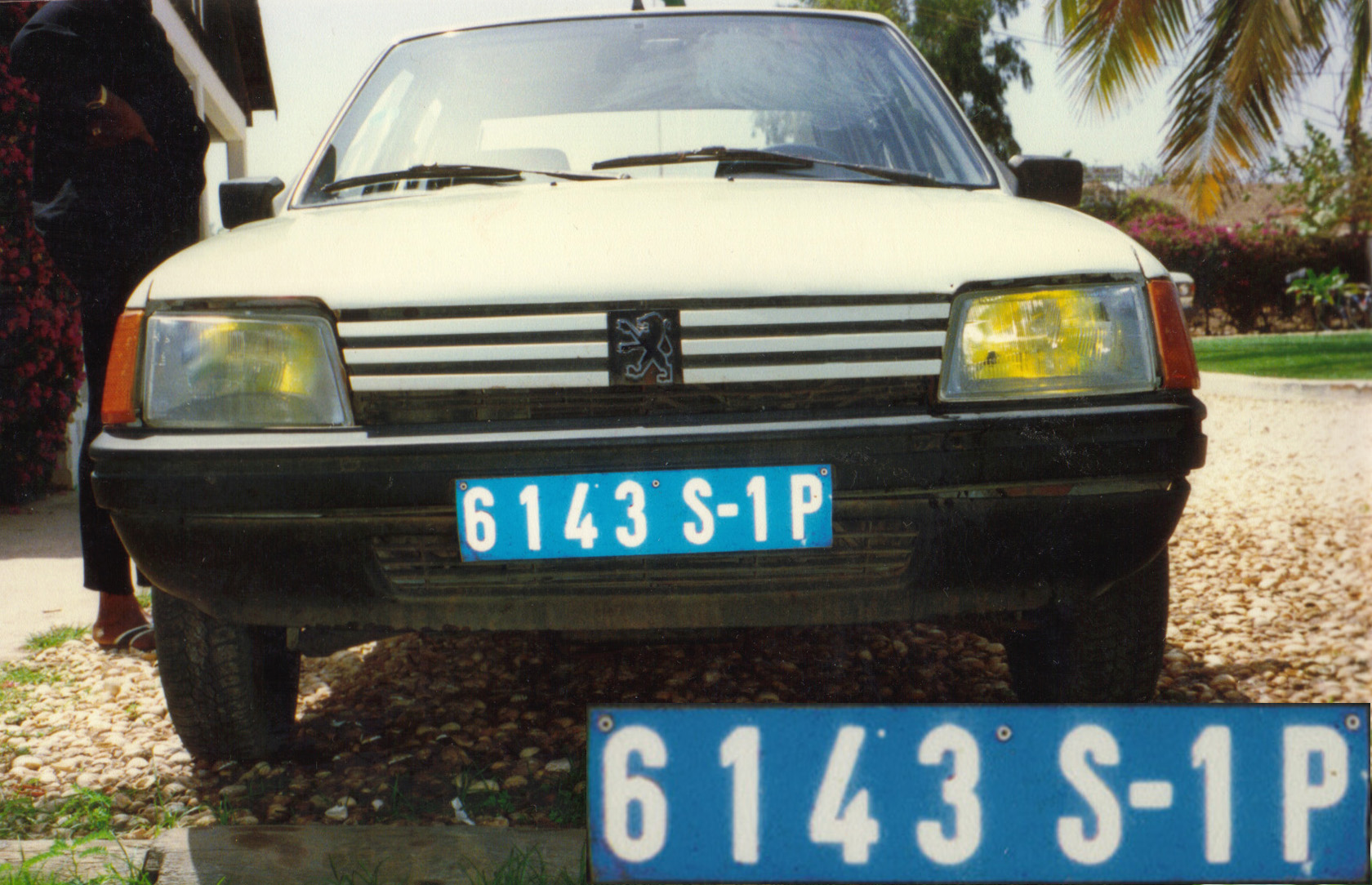 (SN_78-89)-Dakar_P_1_6143_S_(w-bl)_Peu-comp_VB