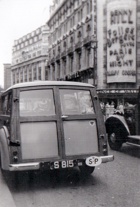 (SOM_30-60)(SP)_S_815_cu_Morris_Oxford-London1956JPvb