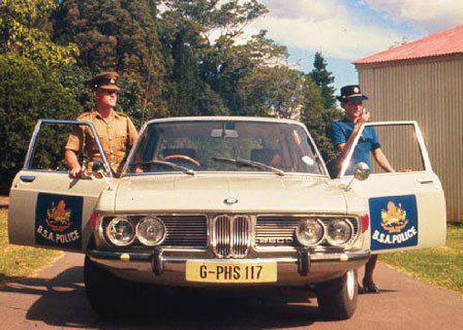 (ZW-gv,pol_71-06)(pass-high-speed)_G-PHS_117_BMW2500-webVB