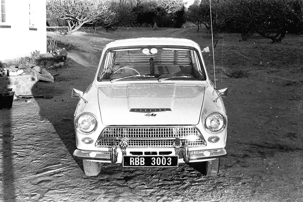 (ZW_60-71)(RSR)-Bulawayo_RBB_3003_f_FordCortina1-mr1960sVB