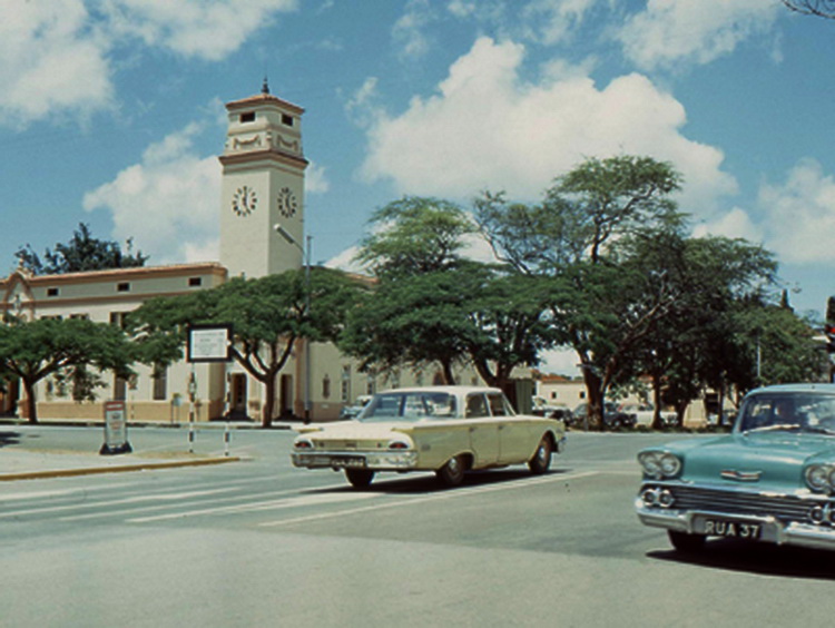 (ZW_60-71)(RSR)-Umtali_RUA_37_US_car-Capper1960sVB
