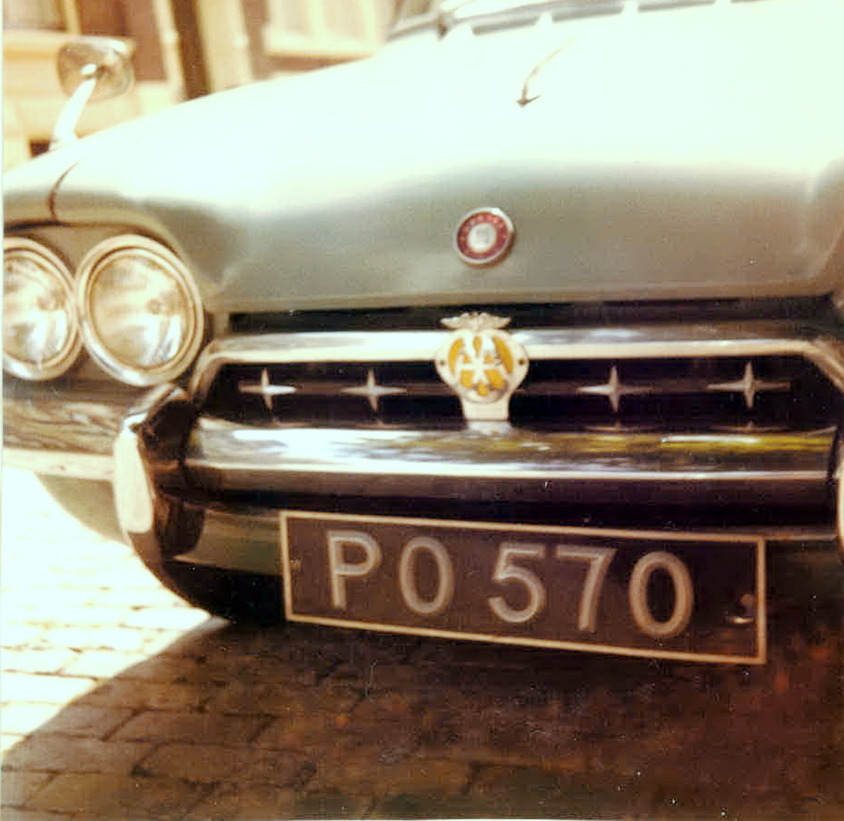 (GUY_50-72)(BRG_63o64)_PO_570_Ford_Corsair-vbKS
