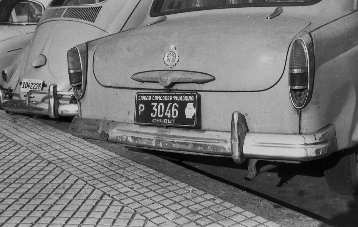 (RA_40-70)-Chubut,Comodoro_Rivadavia_city_P_3046_car-BL