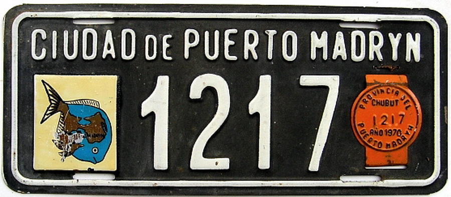 (RA_40-70,70)-Chubut,Puerto_Madryn_city_1217_(w-b)_plate-JF