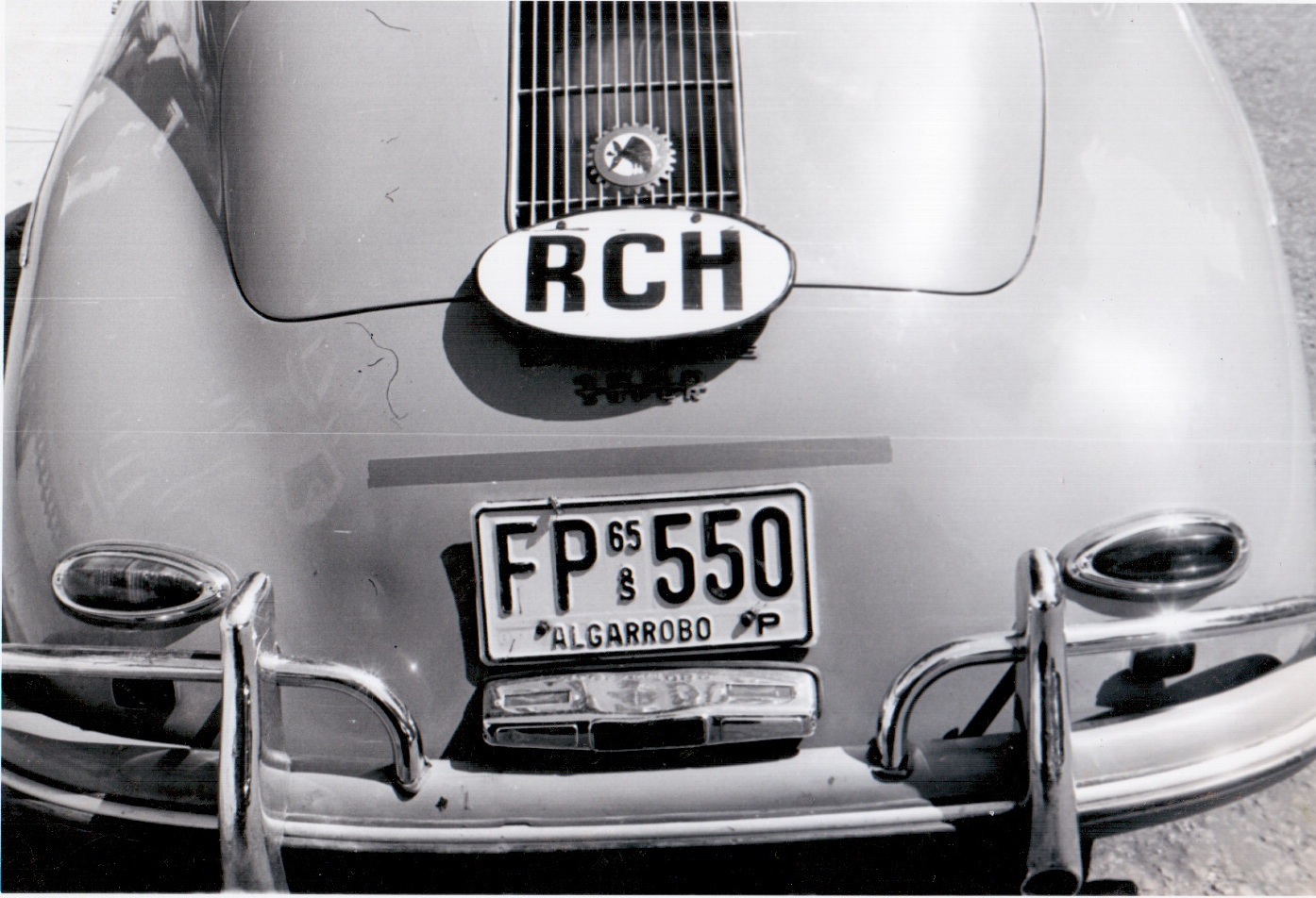 (RCH_61-79,65)-Algarrobo_FP_550_P_(b-tq)_(RCH_oval)_Porsche-London1965VB
