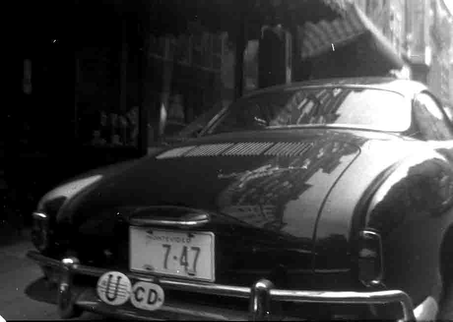 (ROU-cd_60s)-Montevideo_7-47_r1_(bl-w)_CD_oval_VW_Karmann