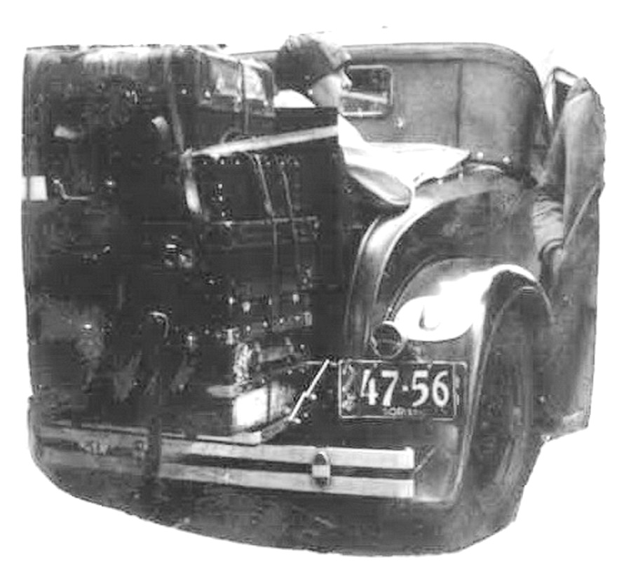 (ROU_30s)-Soriano_47-56_r_(U_oval)_c1930Ford_A_dl_Roadster-vbU157KS