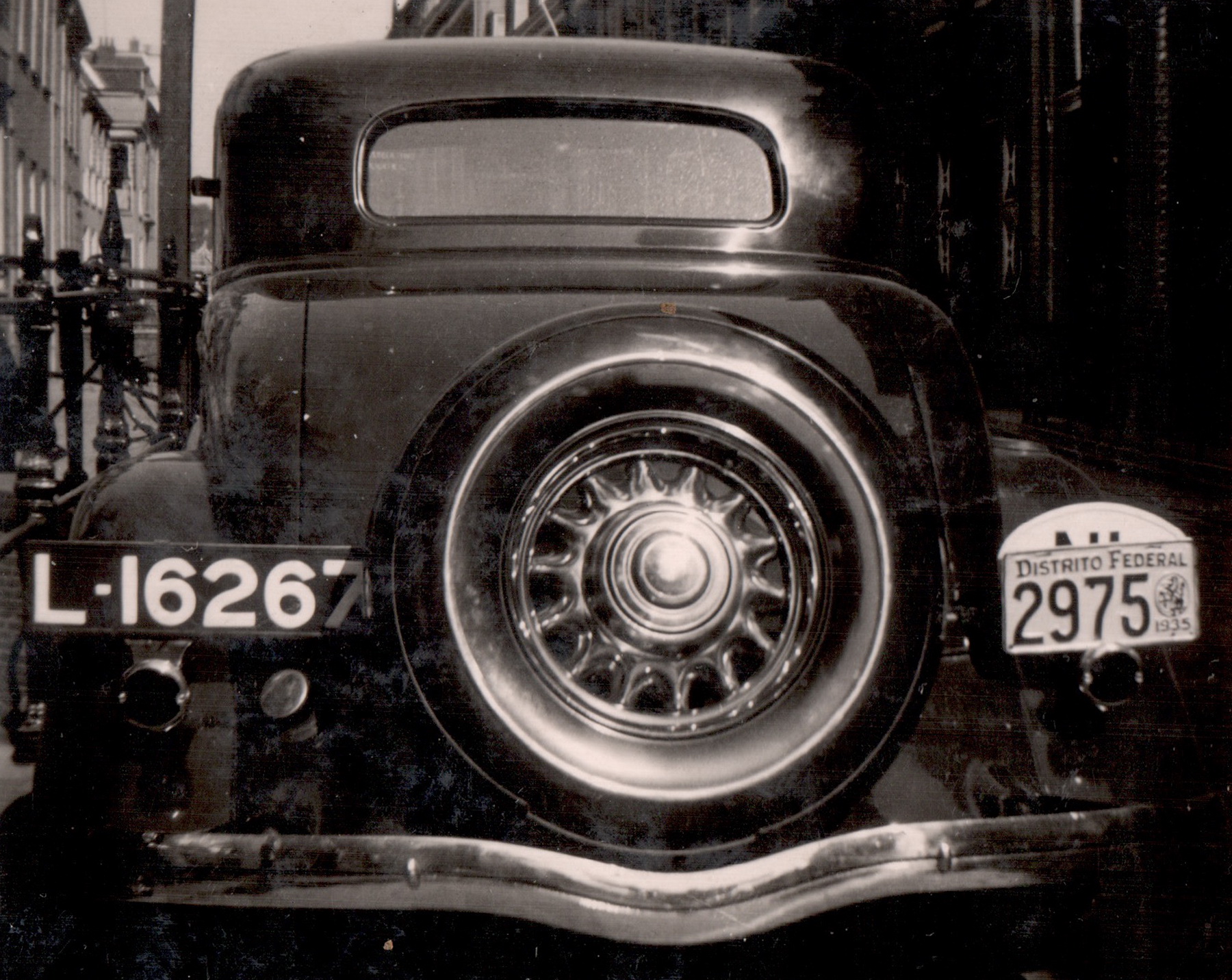 (YV_35)-Caracas_DF_2975_(+L-16267_NL)_UScar-vbKS