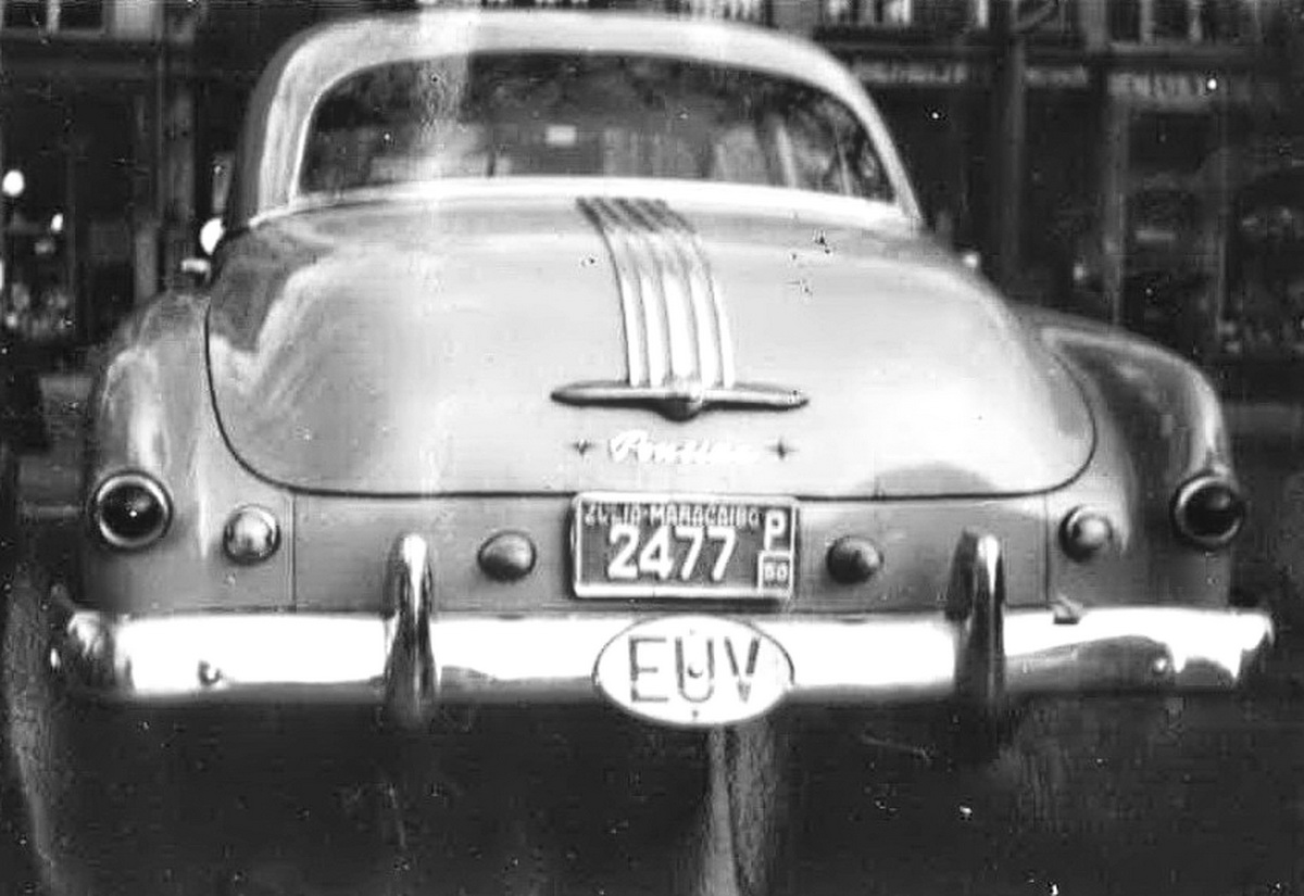 (YV_50-)-Zulia,Maracaibo_2477_P_(l-d)_(EUV_oval)_Pontiac-vbYV180KS
