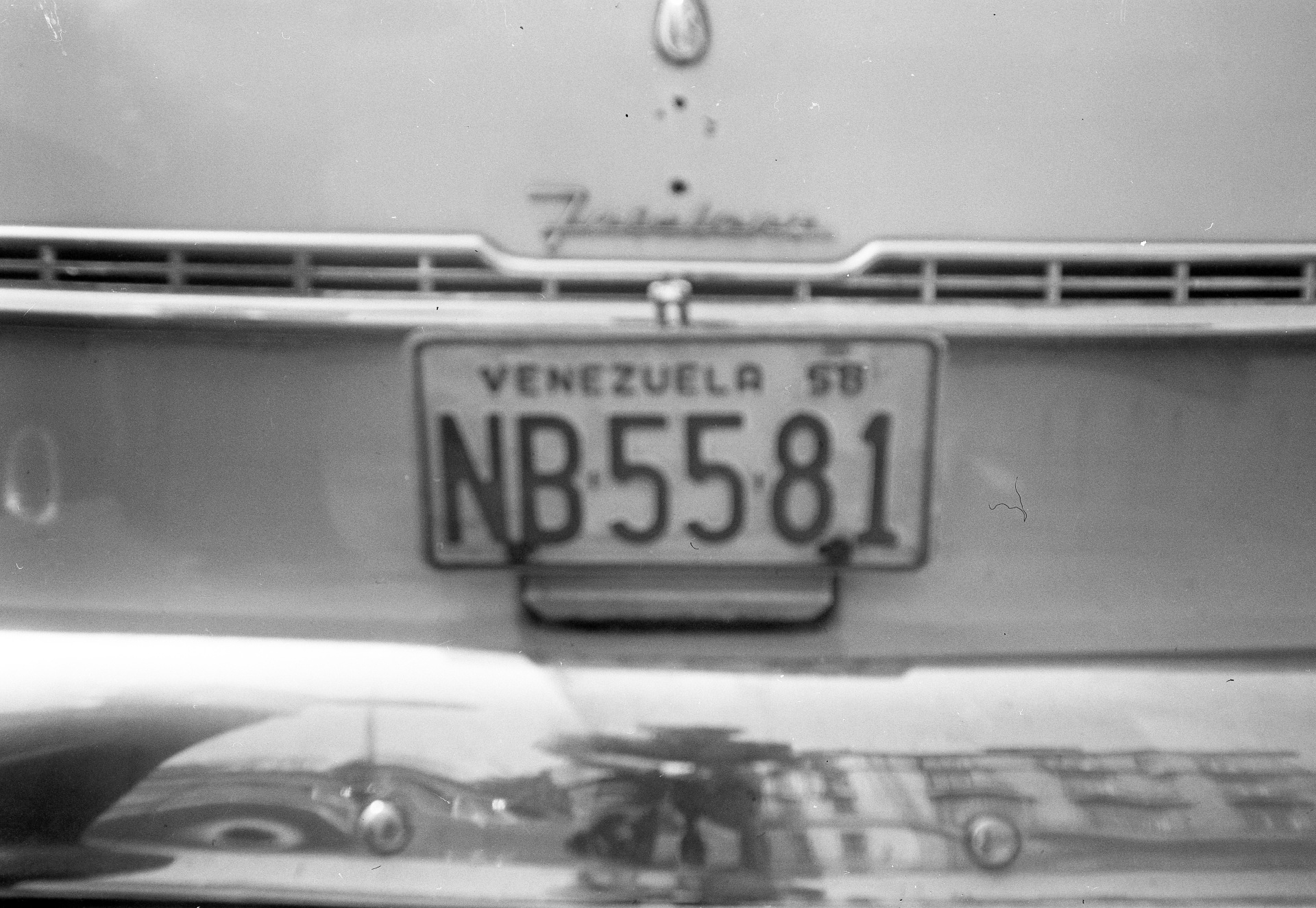 (YV_58-59)-Miranda_NB-55-81_(r-w)_81_FordFairlane-BL