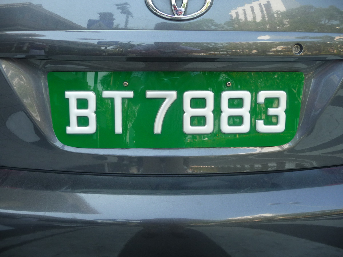 (BRU-psv-txi_70s-90)-Brunei_Town_BT_7883_c_(w-g)_Toy_cab-BD2010VB