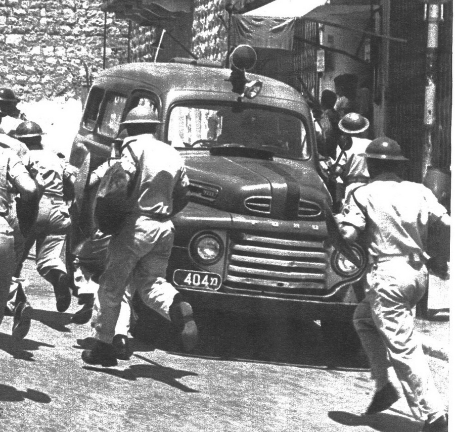 (IL_47~)(pol)-Jerusalem)_404_P_(w-r)_US_Ford_van-csKS