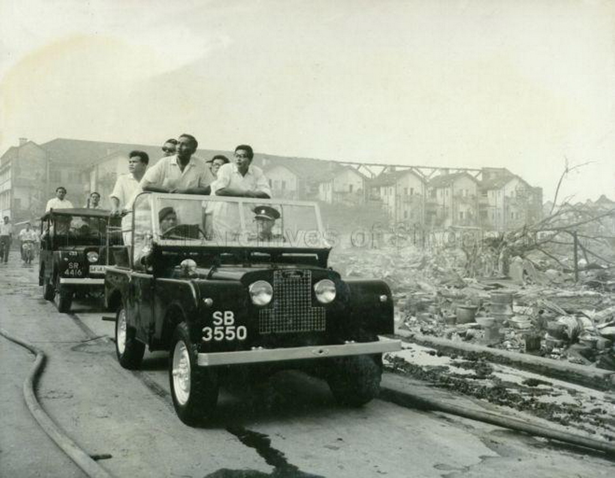 (SGP_b_53-72)_SB_3551_President_Yusof_Ishak1961_LRover-JG