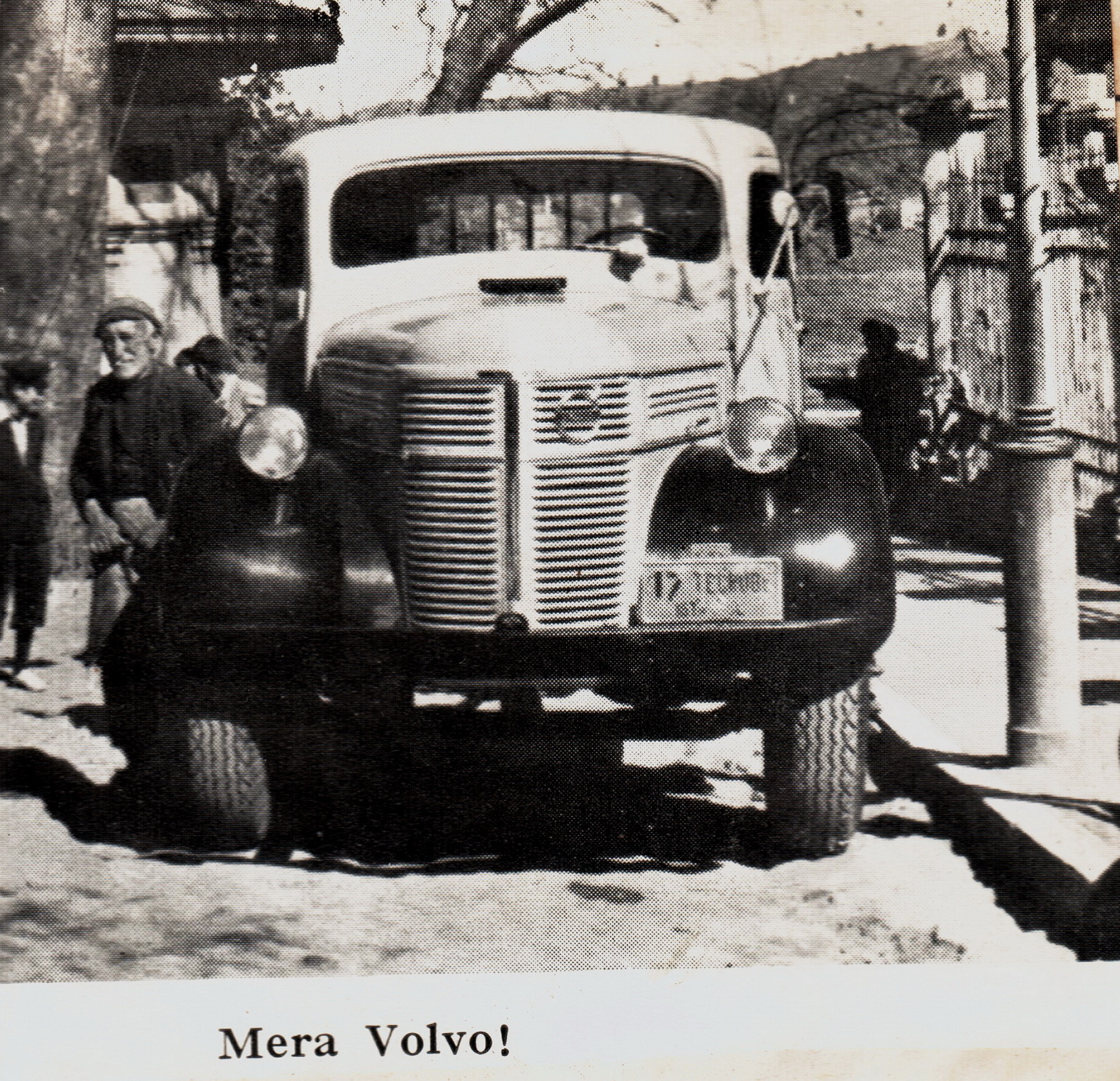 (TR-dlr_52-62)-Istanbul_17_TECRUBE_(b,r-y)_Volvo_lorry-plKS