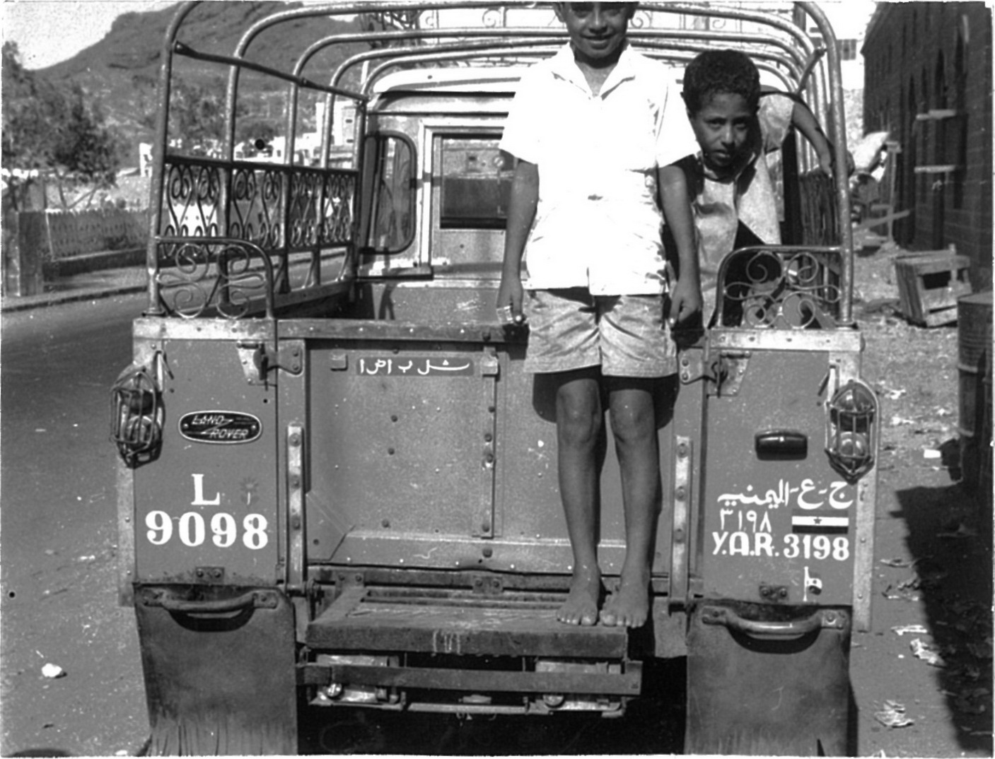 (YMN_60s)_YAR_3198_+_L_9098_LRover-abgKS