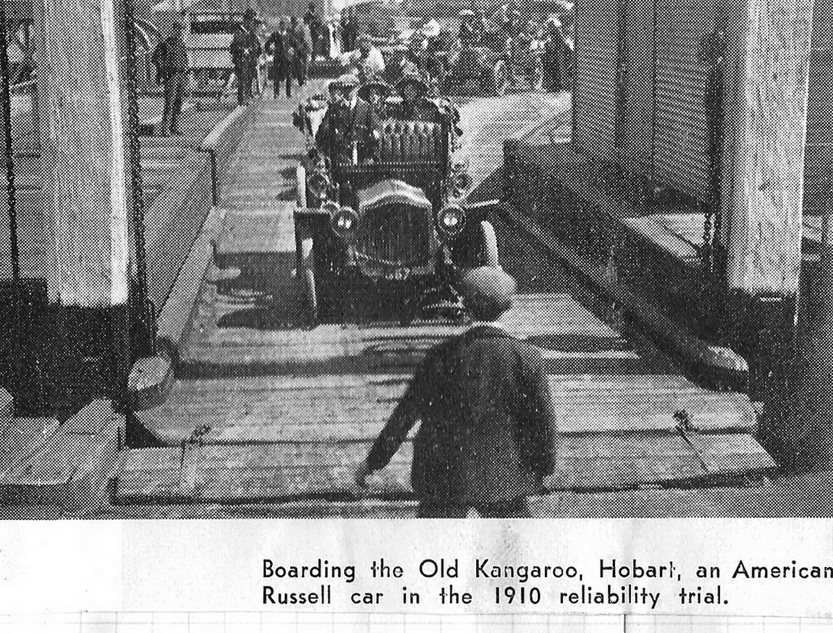 (AUS)(Tas_09)_379_(w-b)_1vintage_Russell_car-vbJG