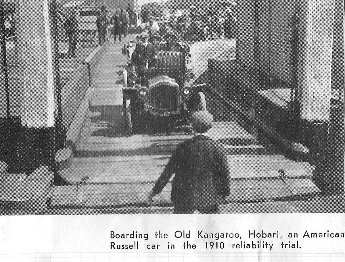 (AUS)(Tas_10s)_illegible_vintage_car-vbAusscan11KS