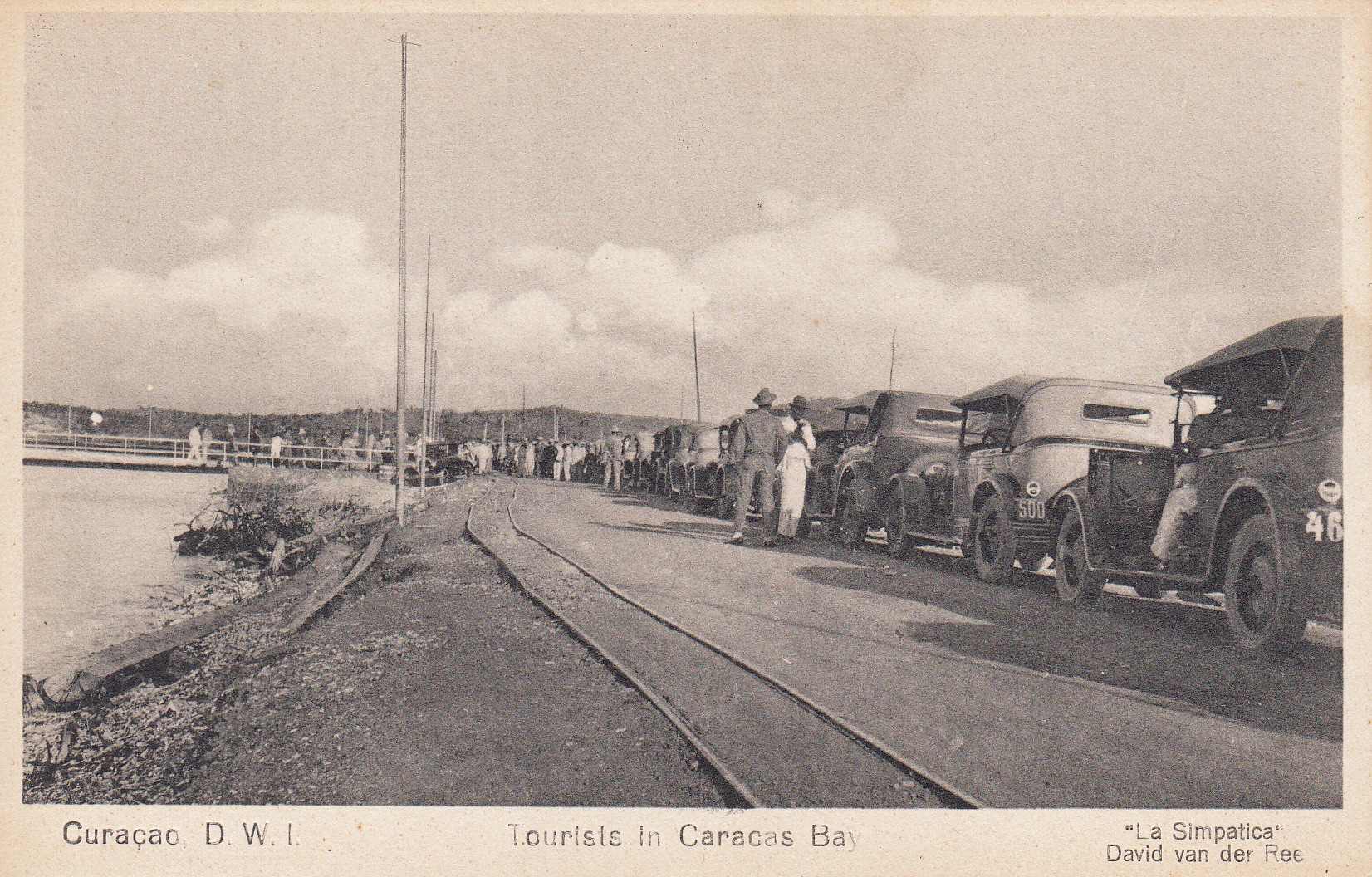(NA_Curacao_28)_500_Tourists_in_Caracas_Bay,prentbriefkaarten-weebly-com_PL