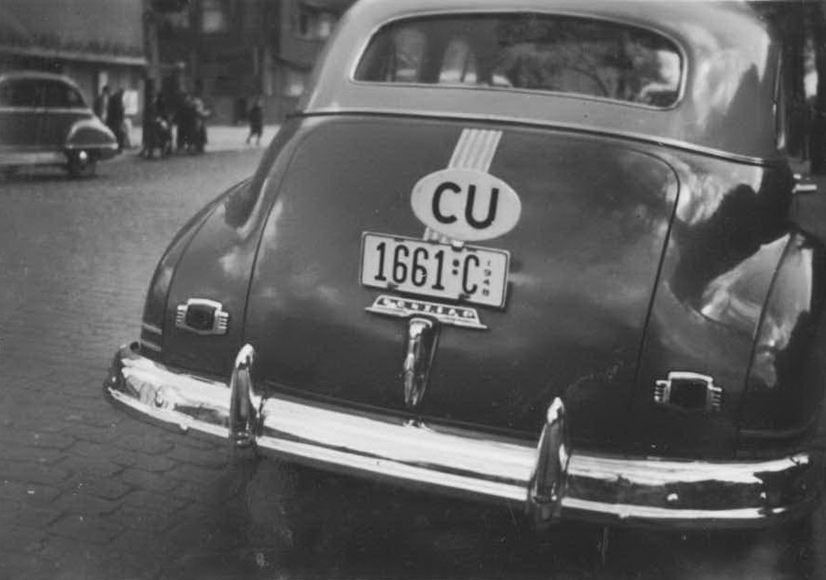 (NA_Curacao_48)_1661-C_(b-w)_CU_oval_Pontiac-vb96KS