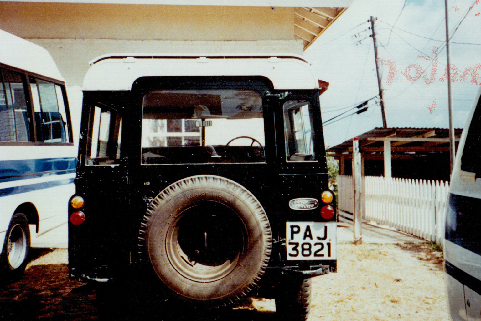 (TT-psv,bus_78~,82)_PAJ_3821_LRover-1987VB