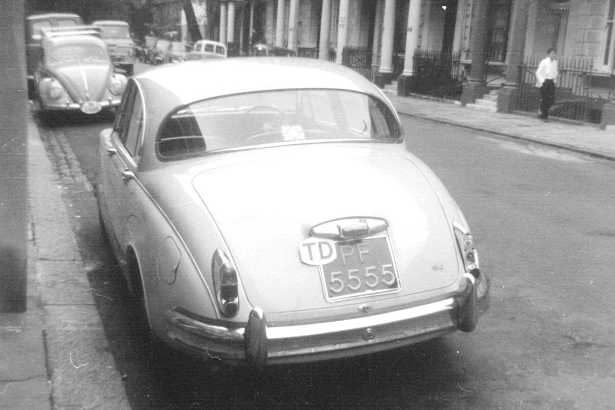 (TT_50-78,62_TD)_PF_5555_(TD_oval)_Jag-3-4-London-1963VB