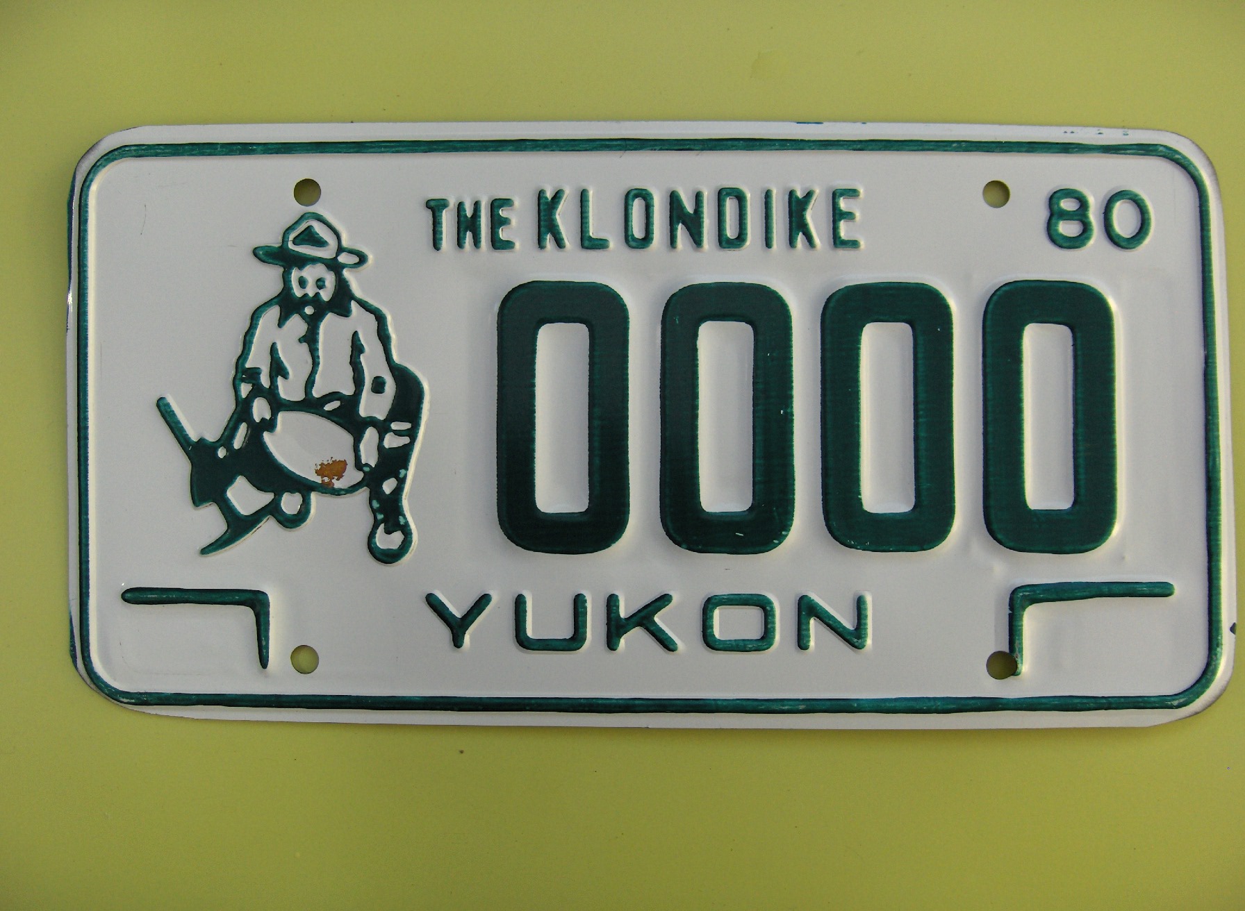 YT_SAMPLE_1980-1982_TYPE1_DATED_MYSTERIOUS_BOLT_HOLES_FB