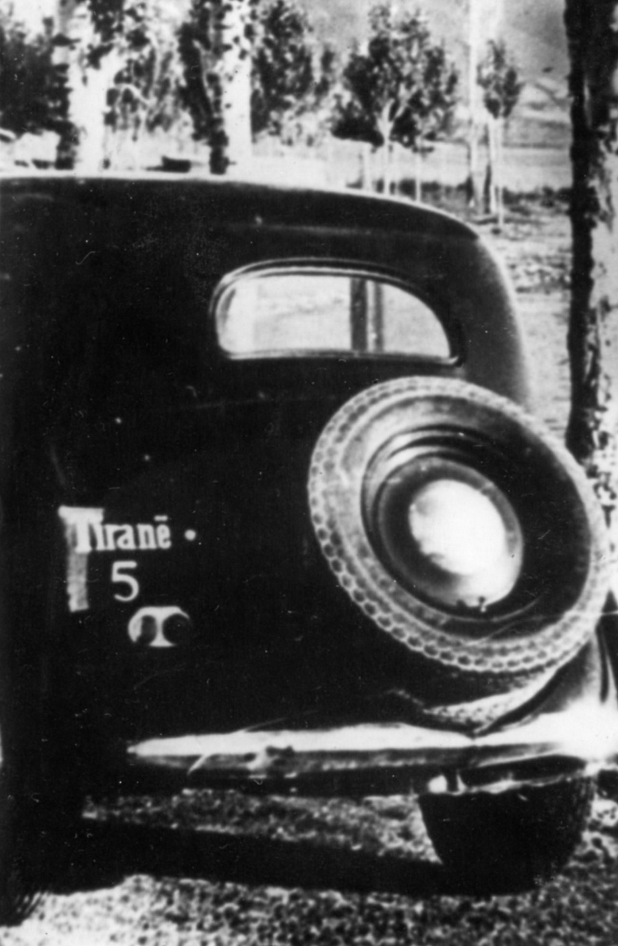 (AL_39-43)(Italian_protectorate)_Tiranë_5_(w-b)_r_Fiat-abgKS