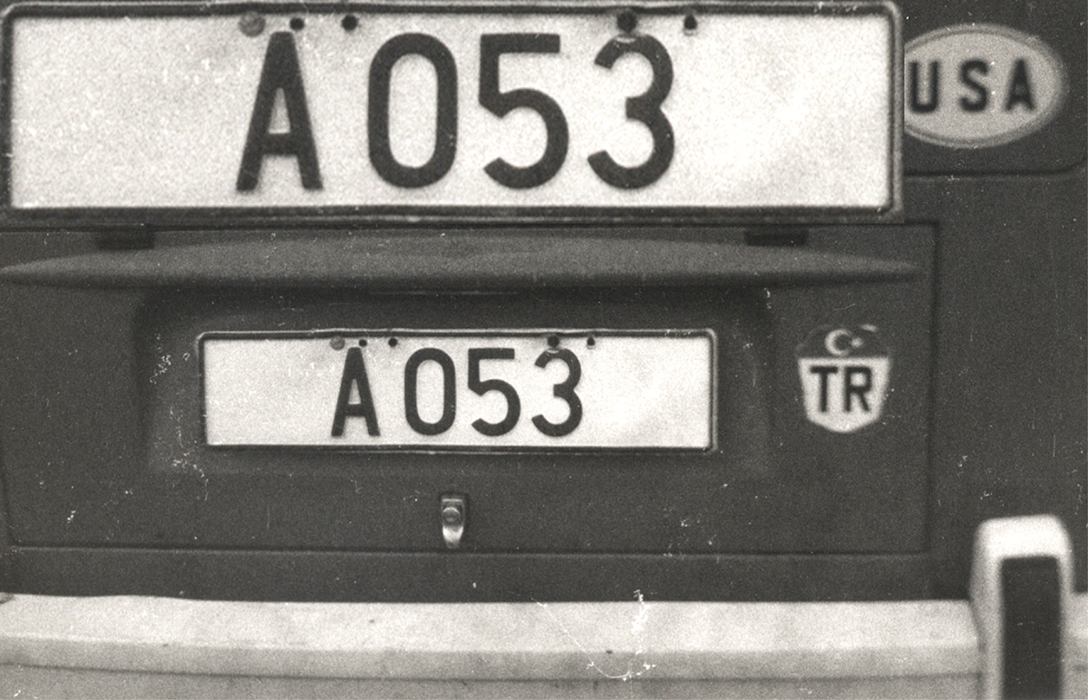 (TRNC_74-83)_A_053_comp_(b-w)_VWMicrobus-VB