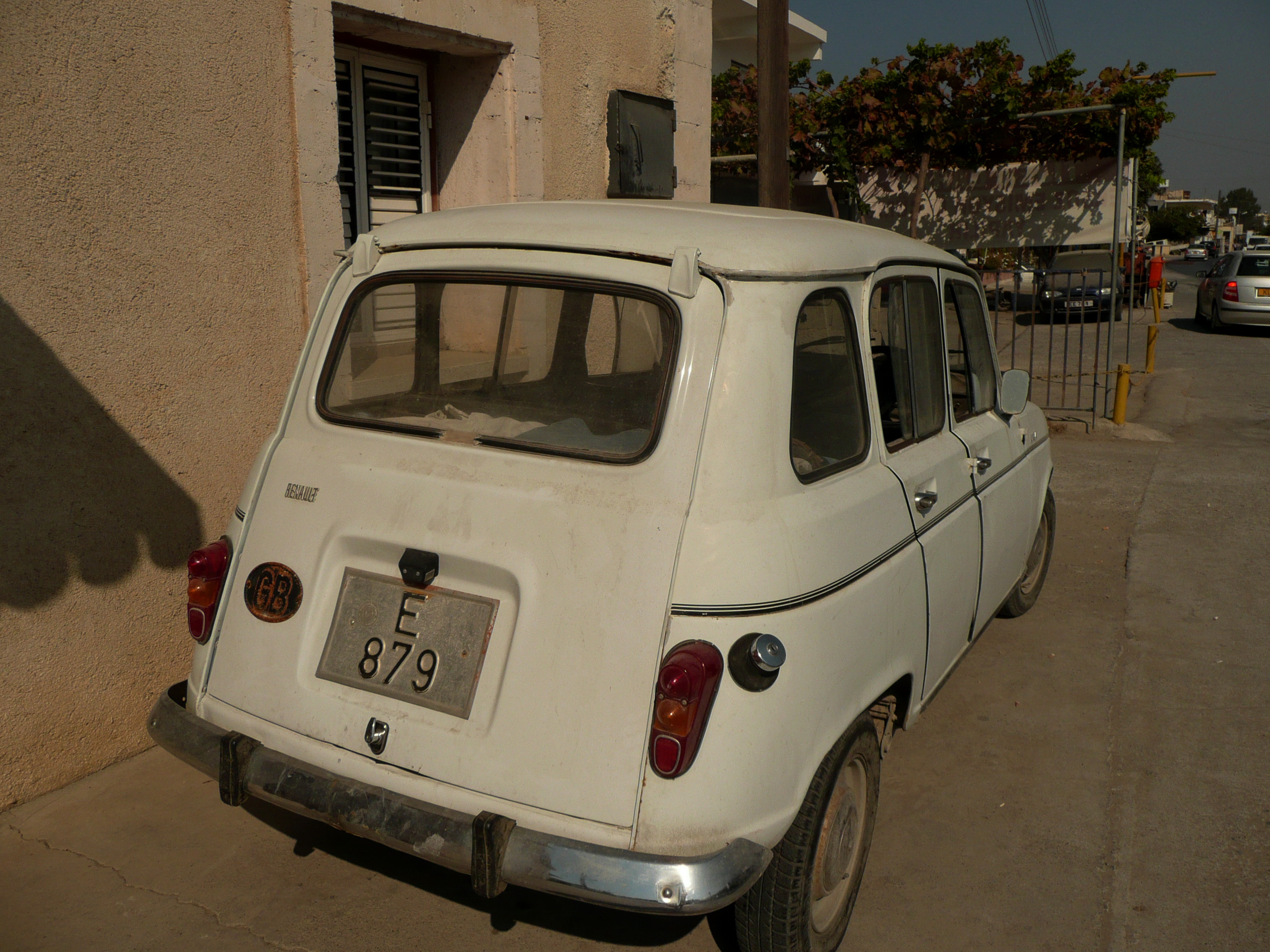 (TRNC_74-83)_E_879_(b-s,r)_r_Ren4-VB